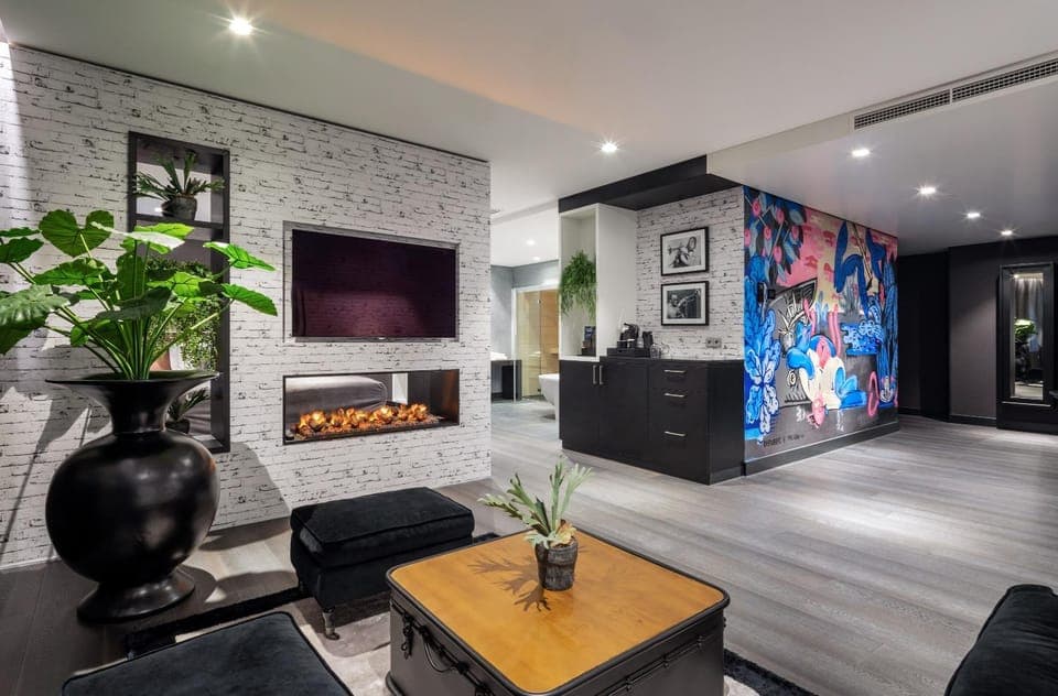 TV and multimedia, Seating area