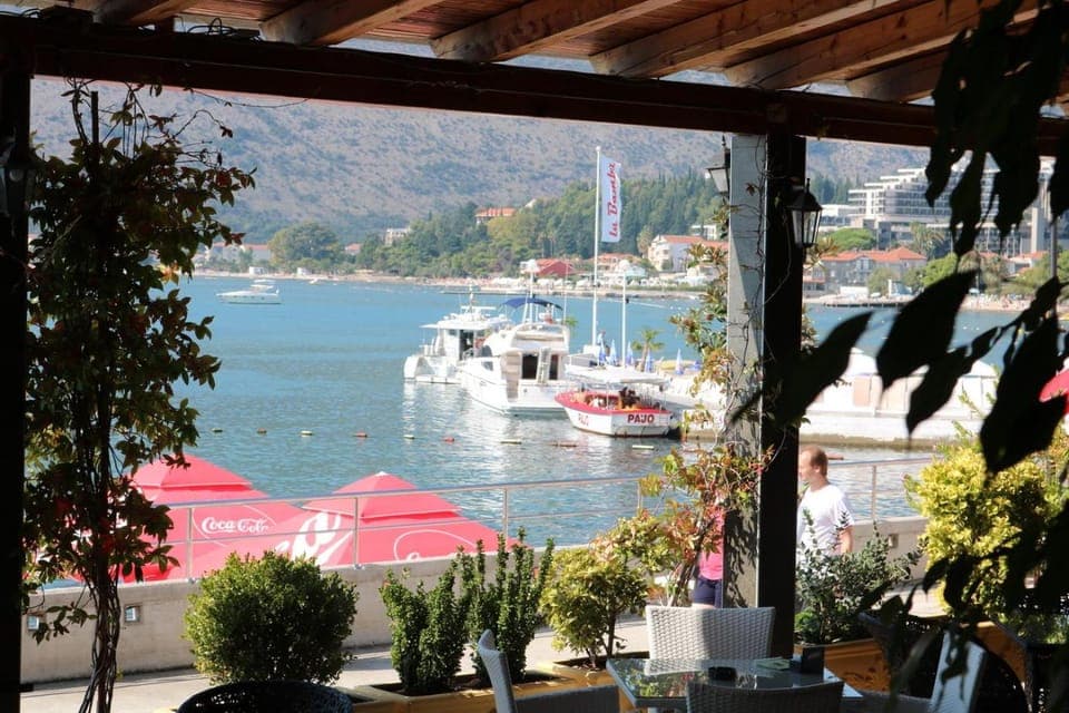 Restaurant/places to eat, Sea view