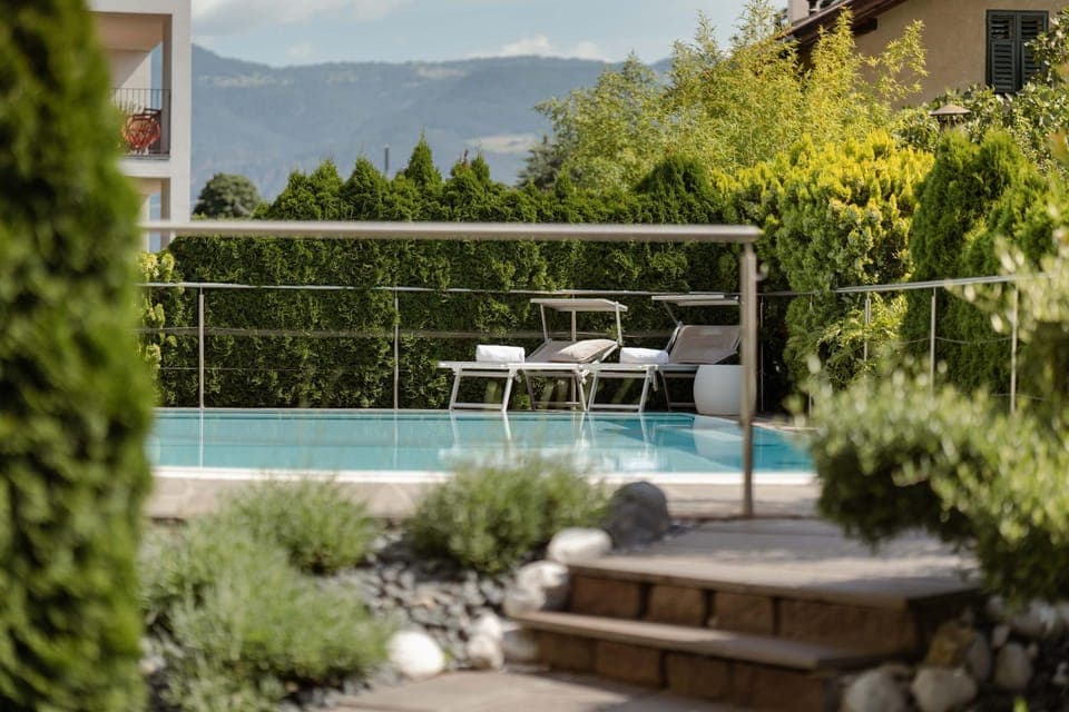 Garden, Swimming pool