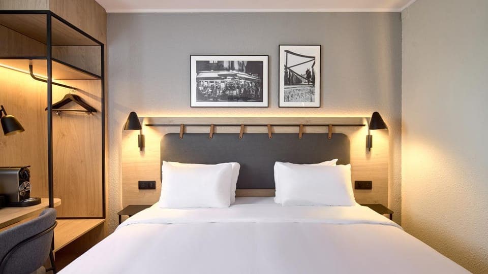 Bed, Bedroom, wardrobe