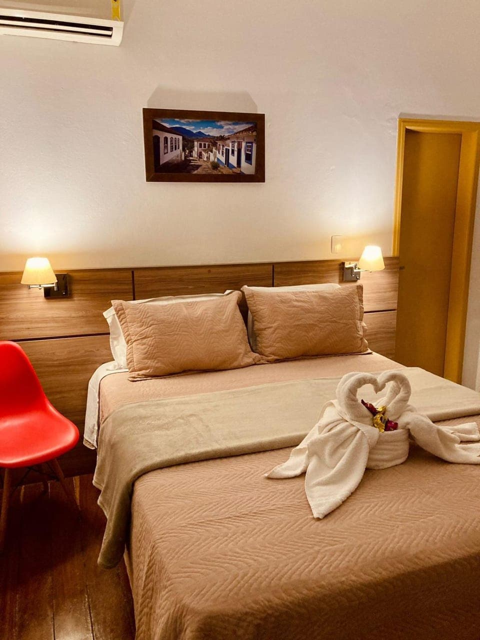 Bed, Photo of the whole room