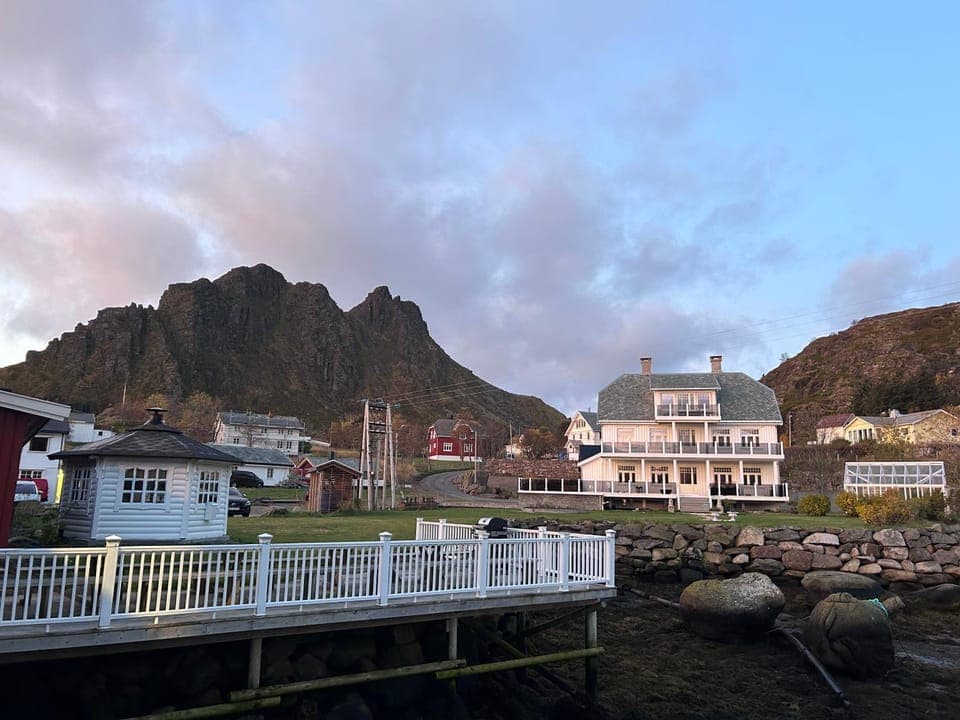 Property building, Day, Natural landscape, Mountain view