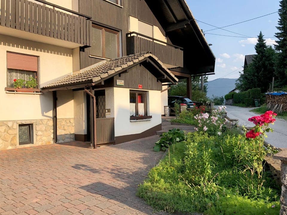 Property building, Facade/entrance