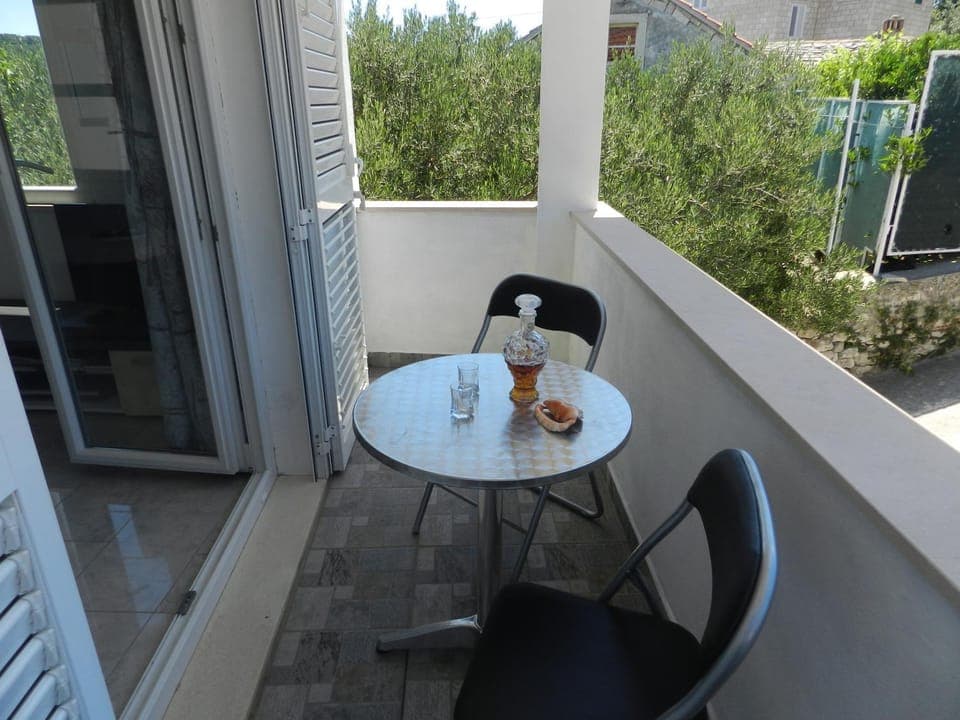 Balcony/Terrace, Street view