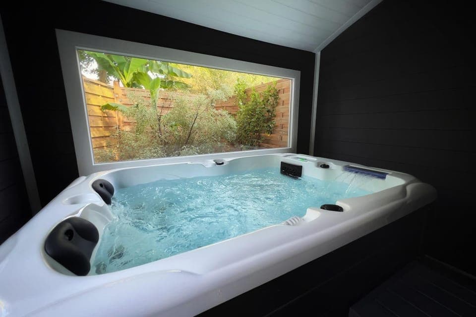 Hot Tub, Spa and wellness centre/facilities