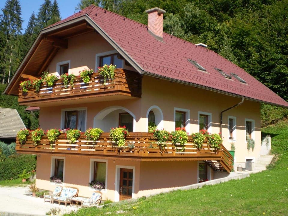 Property building, Off site, Day, Summer, Horse-riding, Hiking, Cycling, Mountain view