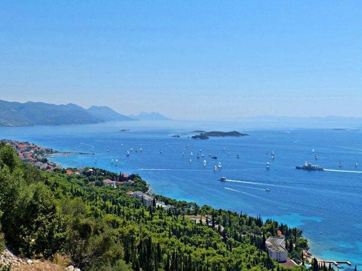 Nearby landmark, Off site, Neighbourhood, Natural landscape, Summer, Place of worship, City view, Landmark view, Mountain view, Sea view