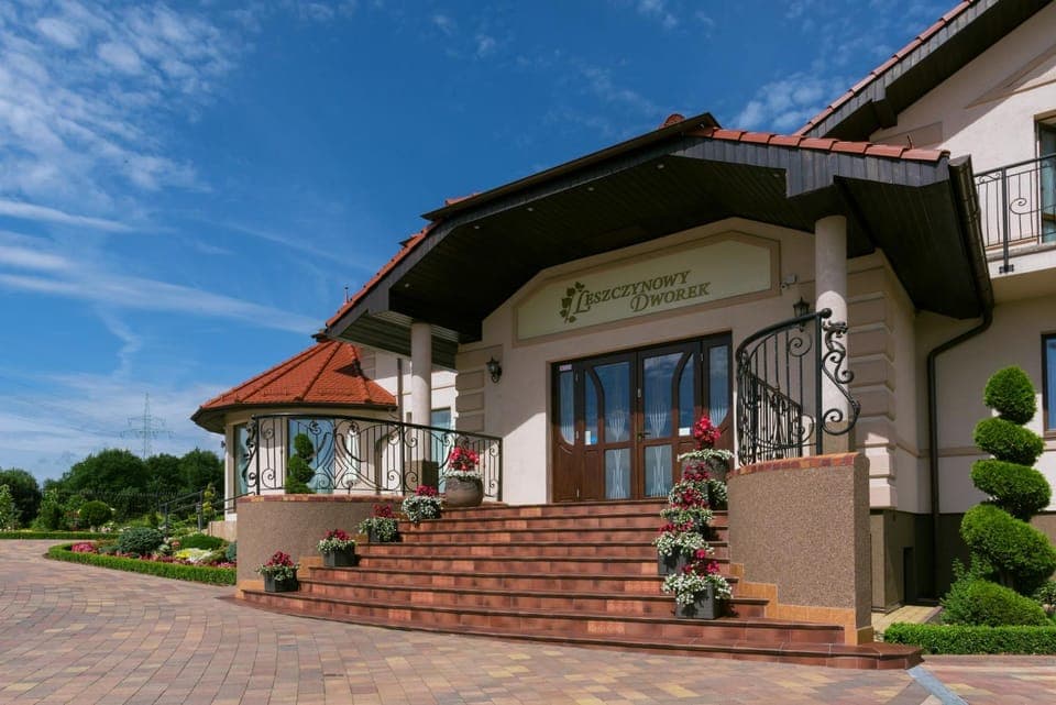 Facade/entrance, Garden, wedding