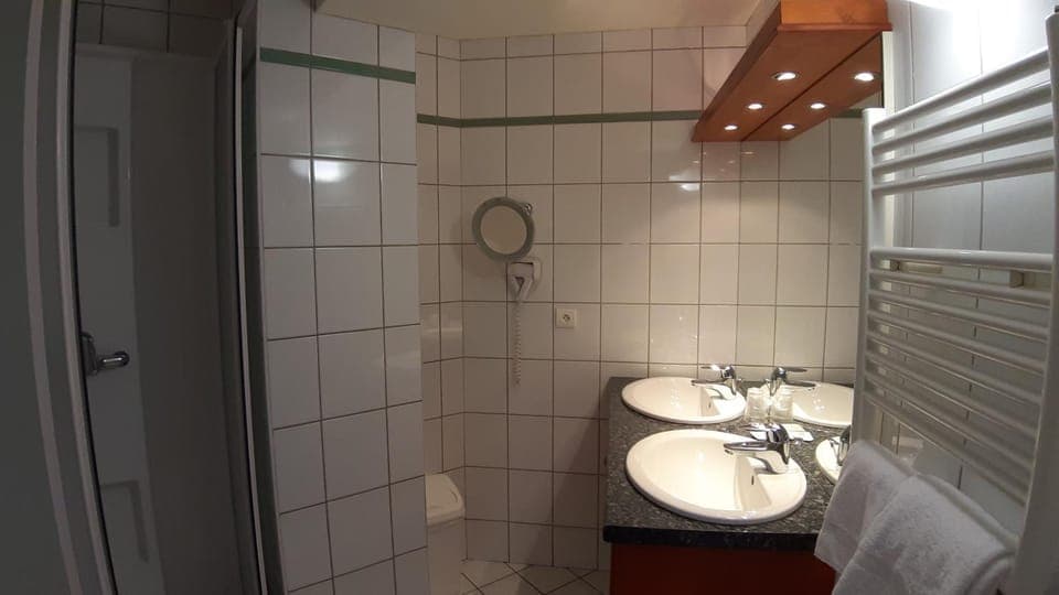Shower, Bathroom, Bedroom