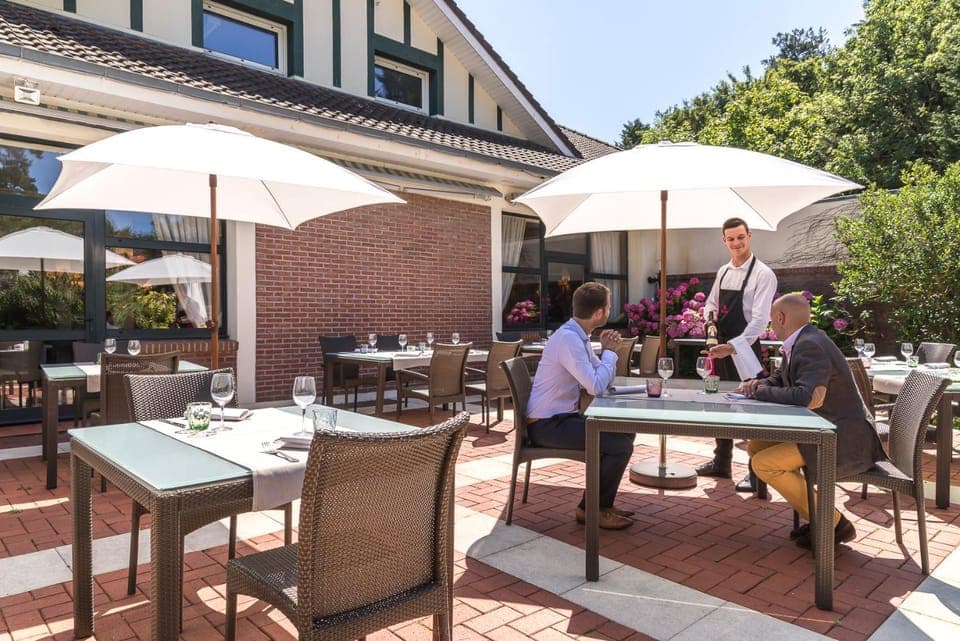 Restaurant/places to eat, Lounge or bar