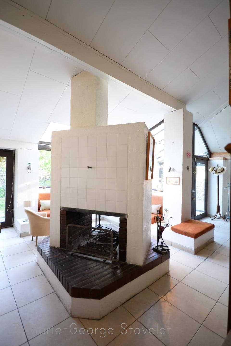 Living room, Area and facilities