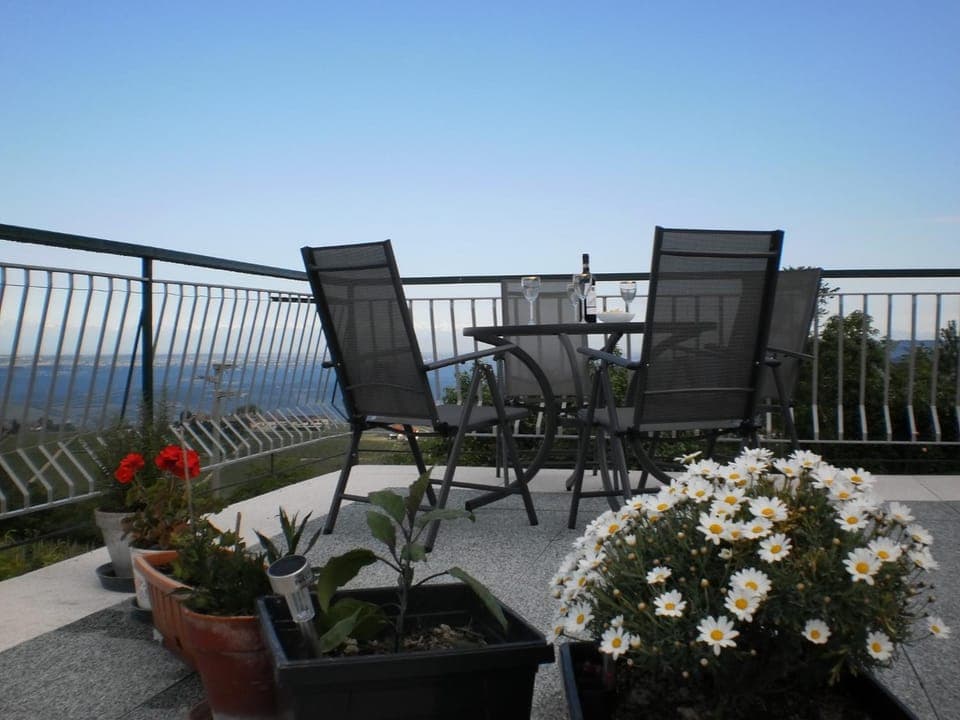 Balcony/Terrace, Garden view, Mountain view