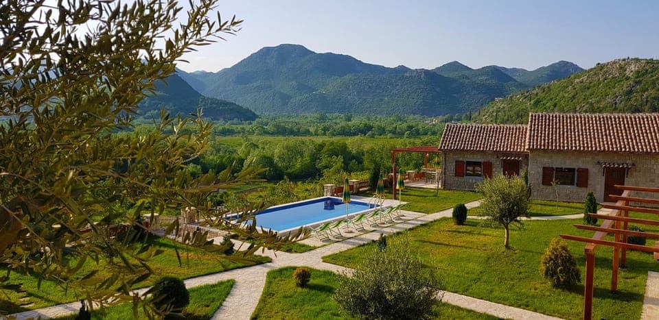 Day, Neighbourhood, Natural landscape, Summer, Garden, Balcony/Terrace, Garden view, Mountain view, Pool view, Swimming pool, Swimming pool