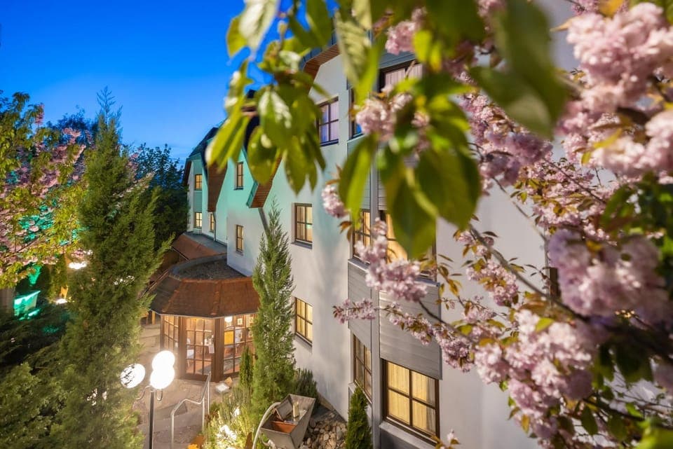 Property building, Spring, Garden, Garden view