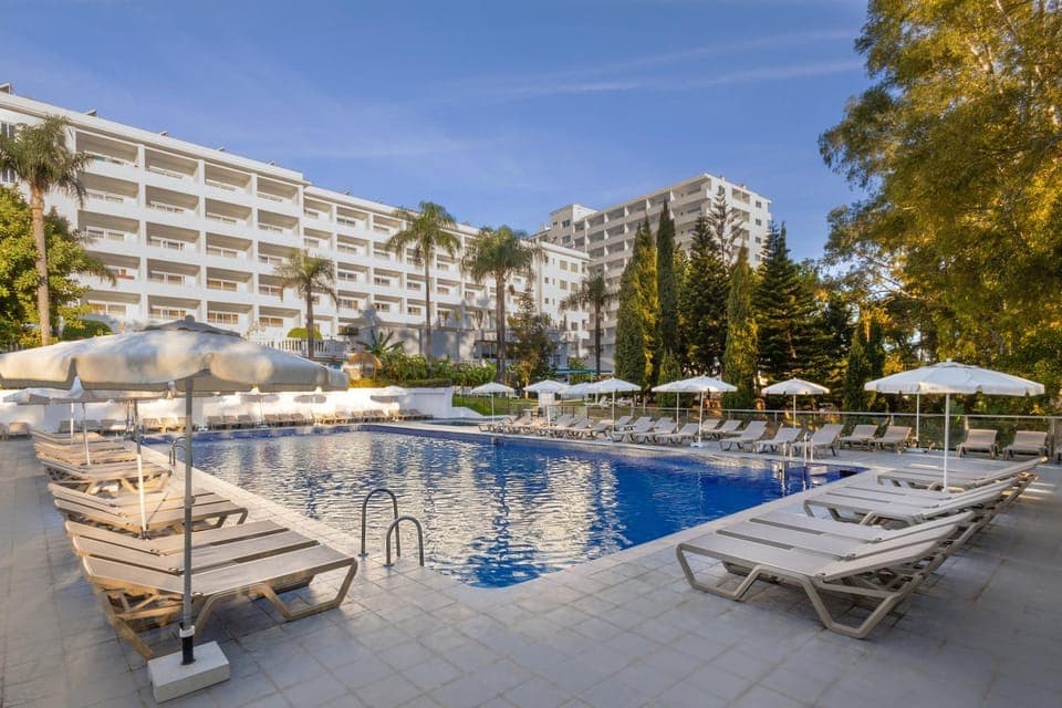 Property building, Pool view, sunbed
