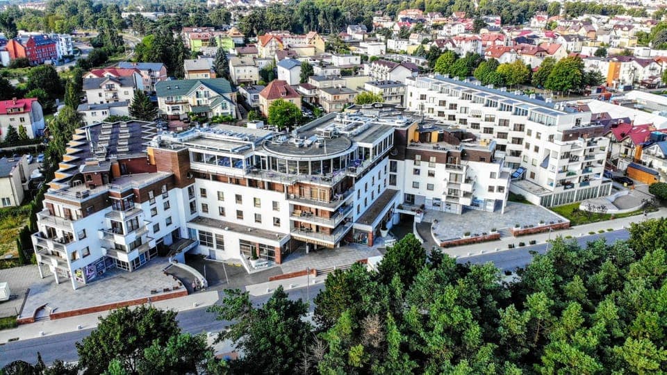 Property building, Facade/entrance, Bird's eye view