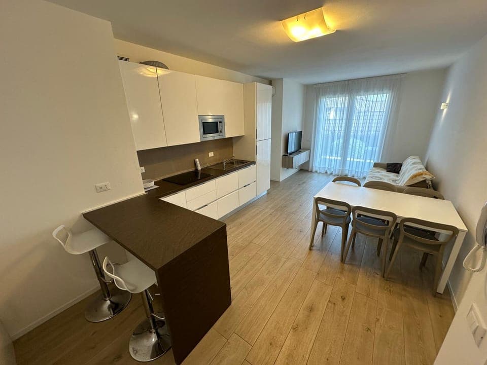 TV and multimedia, Kitchen or kitchenette, Living room