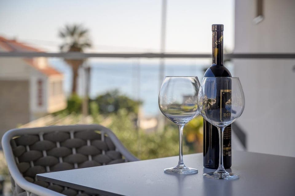 View (from property/room), Balcony/Terrace, Sea view, Drinks