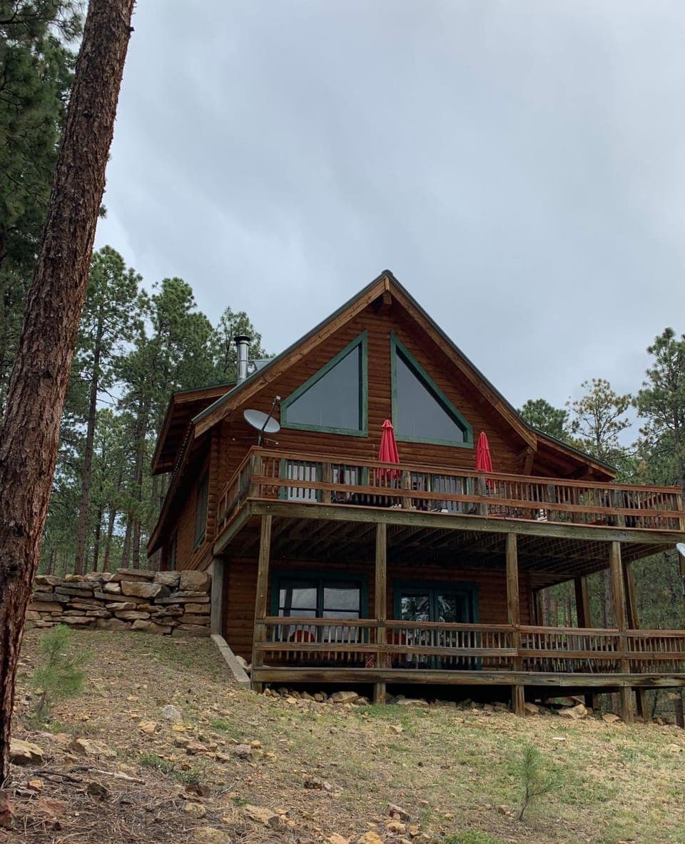 Bear Paw Lodge & Vacation Homes Nature lodge in La Plata County