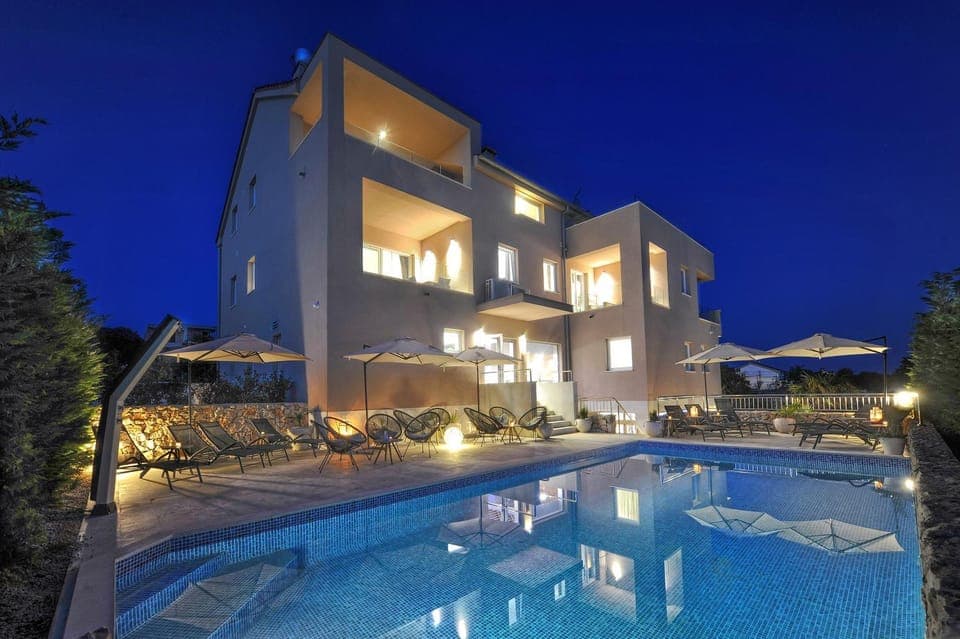 Balcony/Terrace, Swimming pool