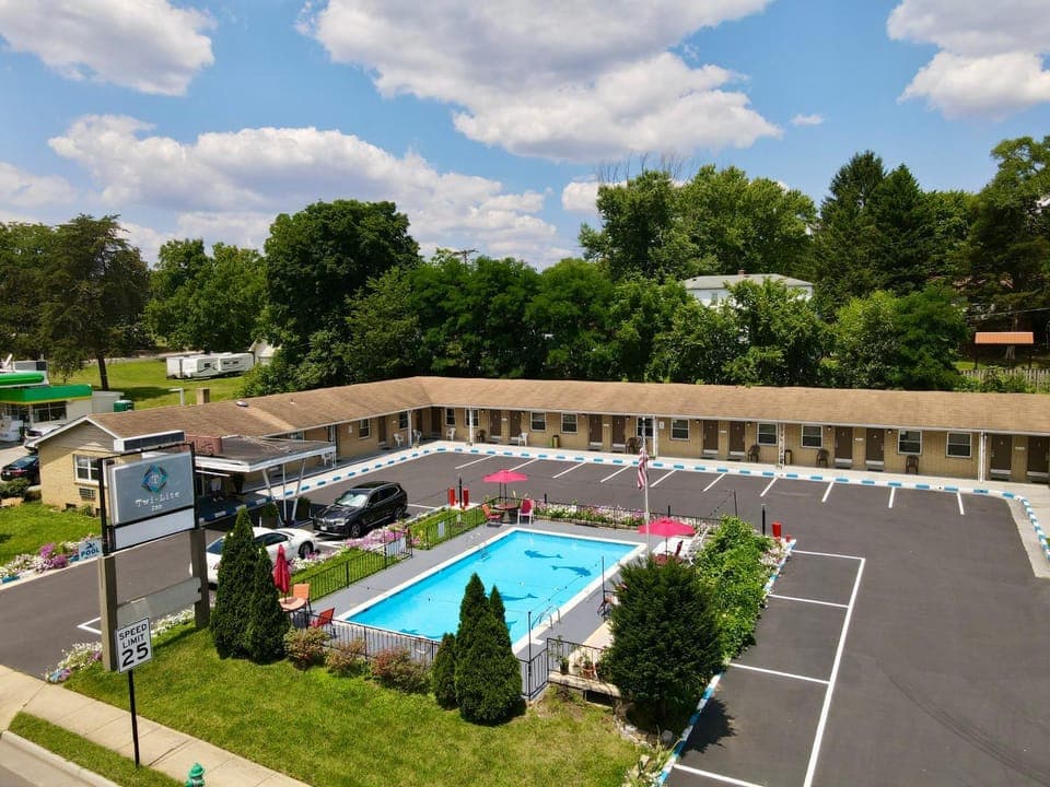 Property building, Swimming pool