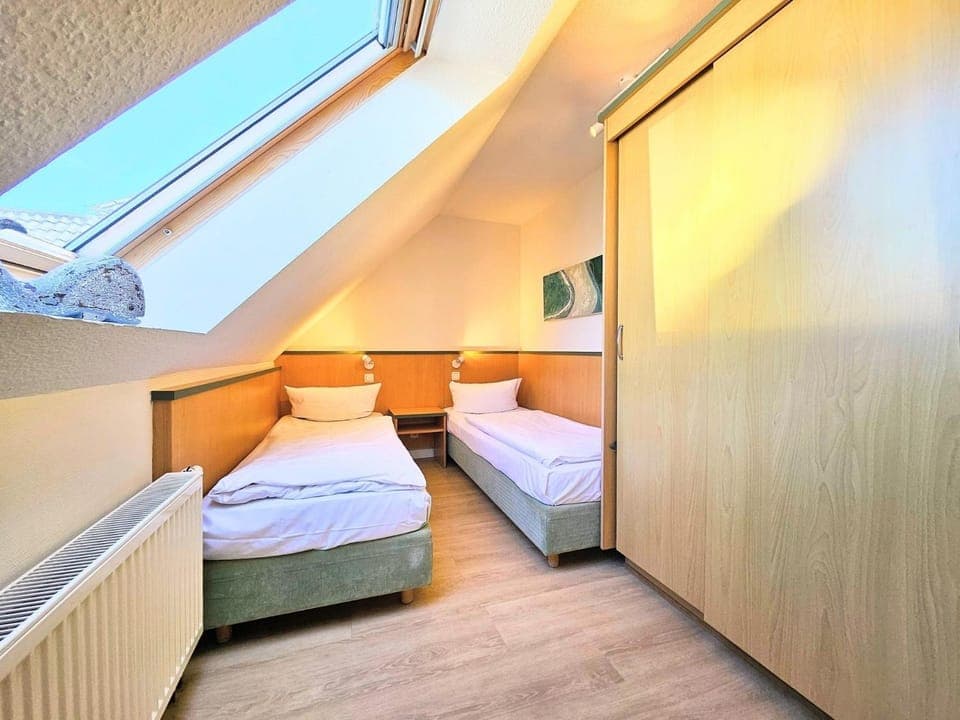 Bed, Bedroom, wardrobe