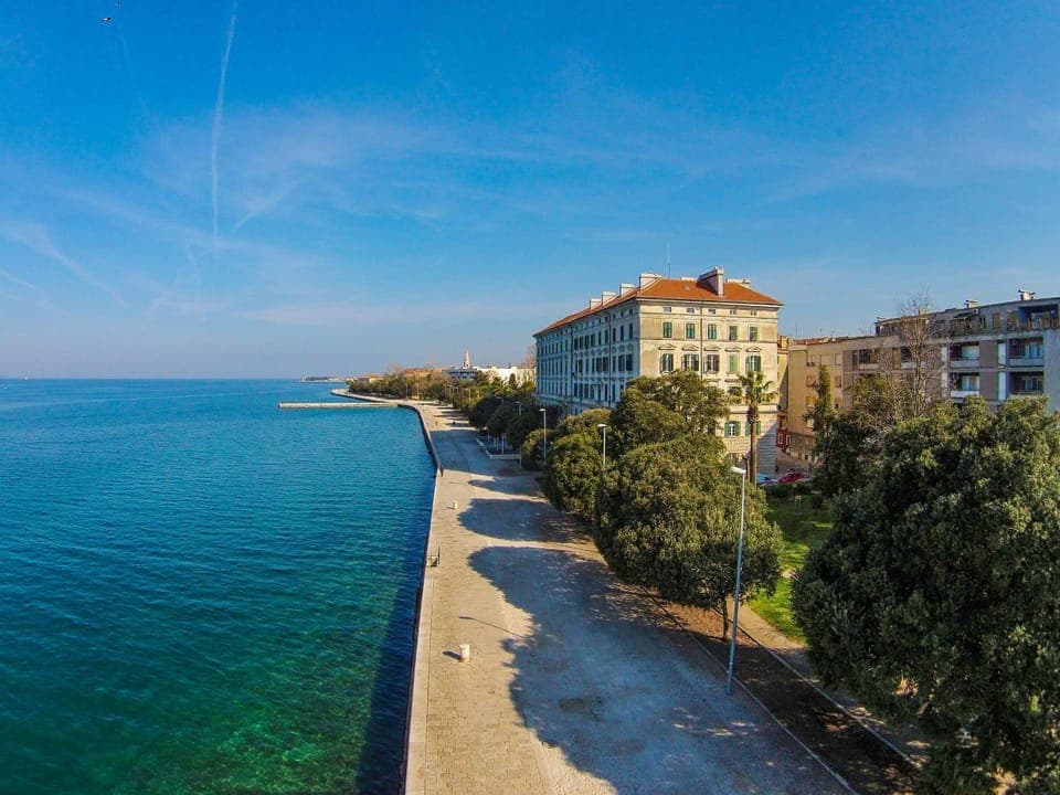 Bird's eye view, City view, Landmark view, Sea view, Street view