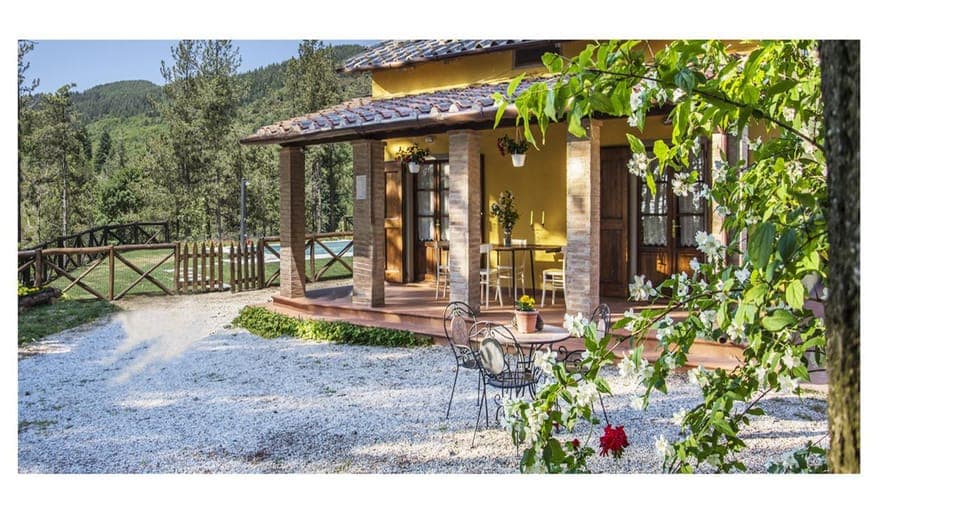 Property building, Facade/entrance, Garden, Decorative detail, Floor plan, Garden view, Mountain view, Pool view, Swimming pool