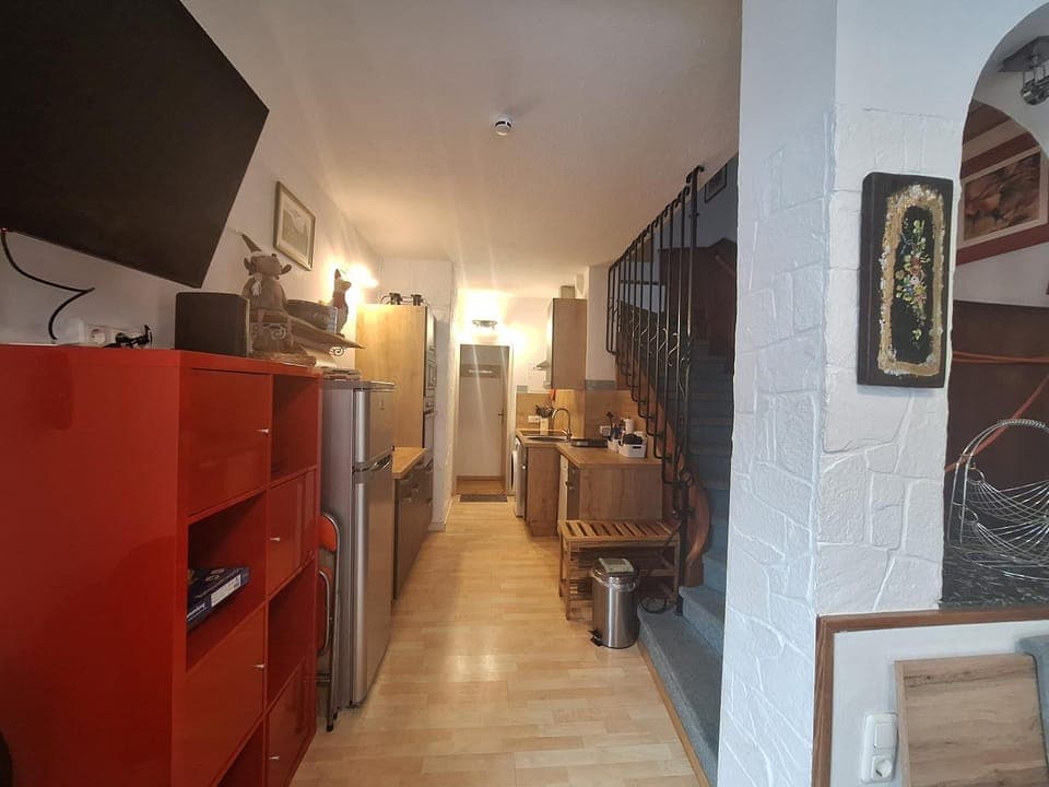 Kitchen or kitchenette, Living room, stove