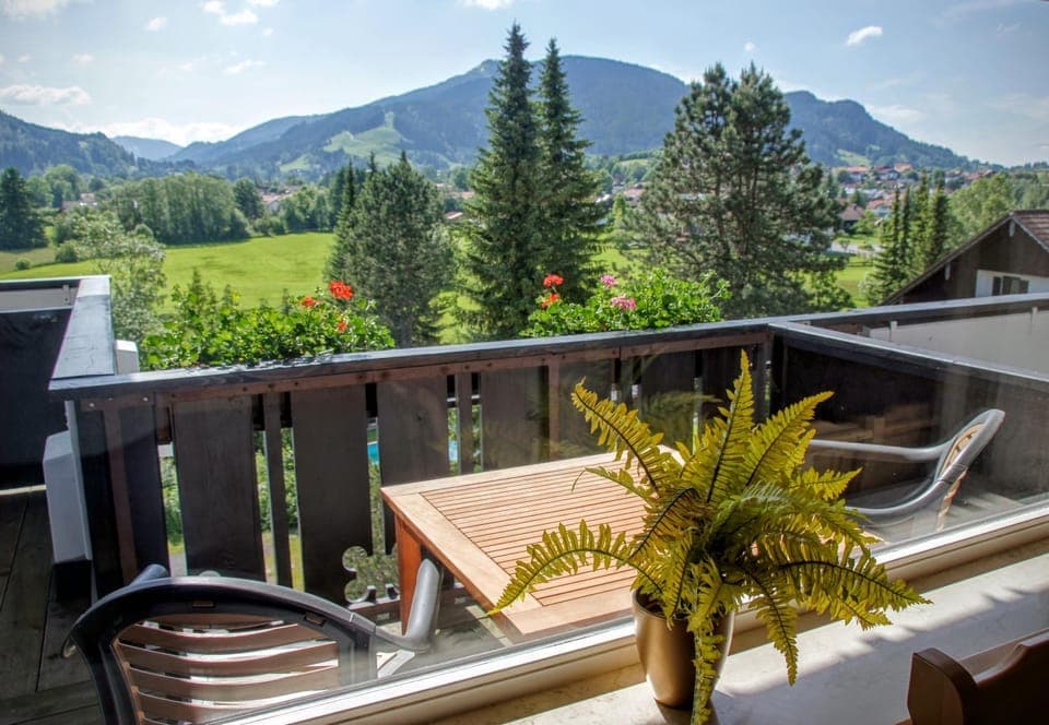 Balcony/Terrace, Mountain view