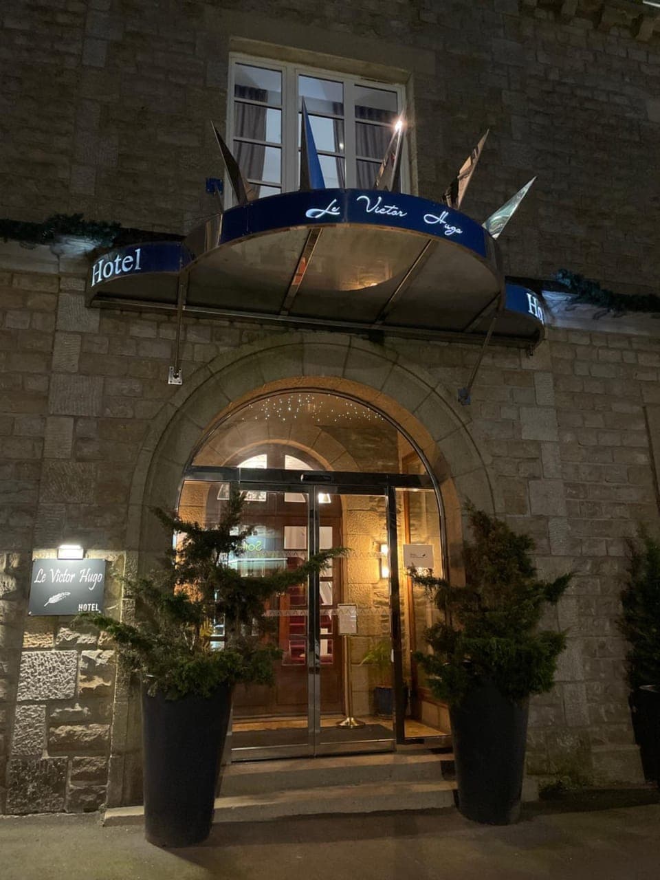 Property building, Facade/entrance, Night, Parking, acessibility