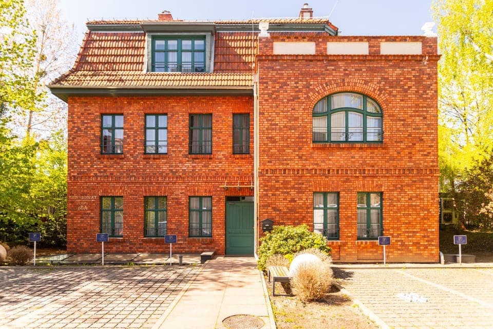 Property building, Spring, Day