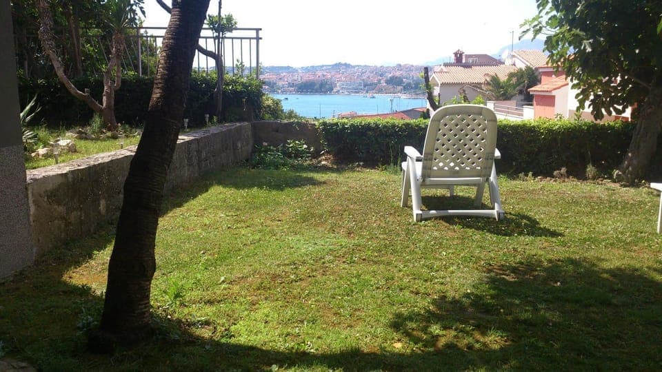 Garden view, Sea view