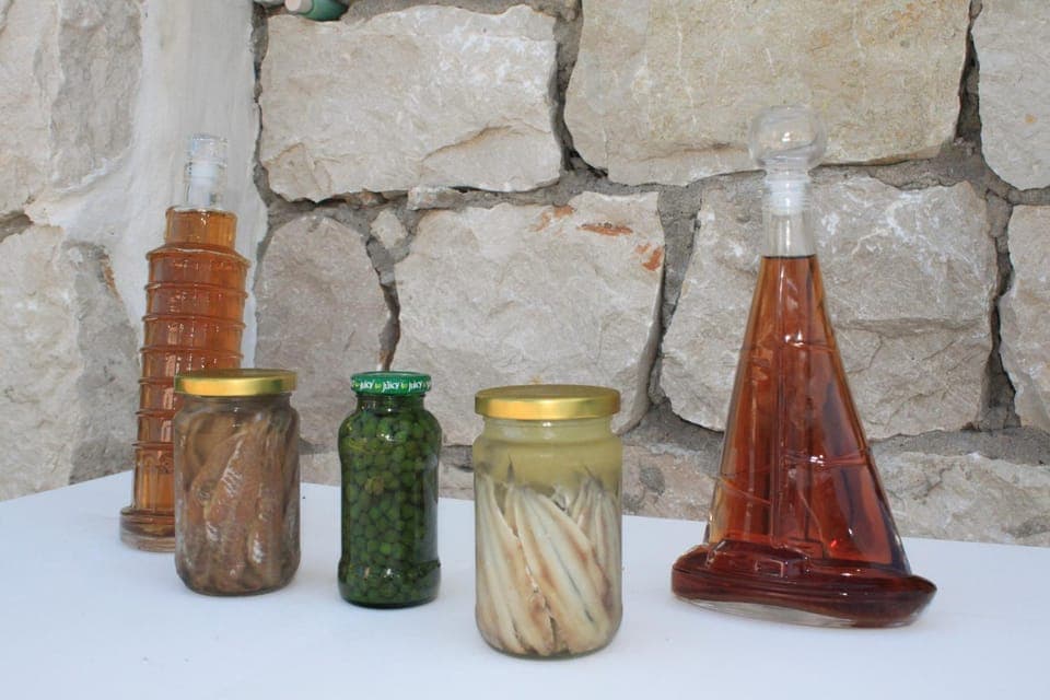 Location, children, Family