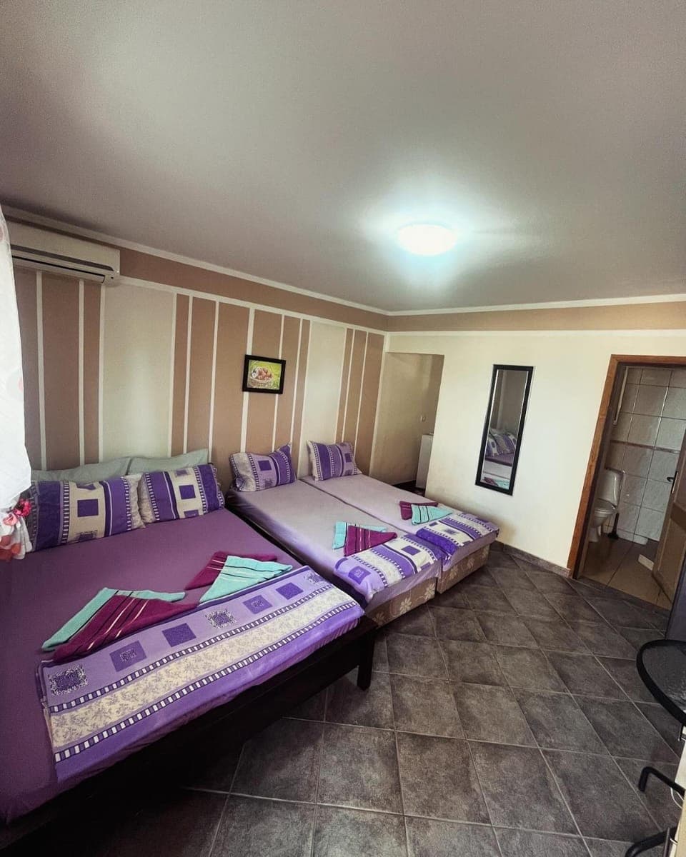 Bed, Photo of the whole room, Bedroom, towels, air conditioner