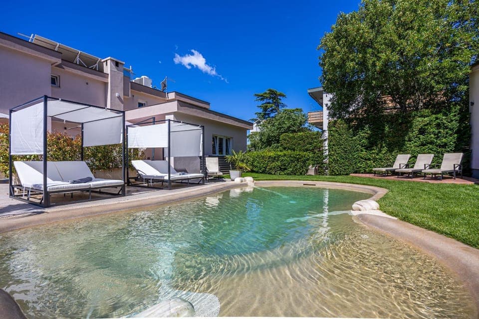 Garden, Swimming pool, sunbed