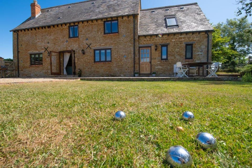 Property building, Garden