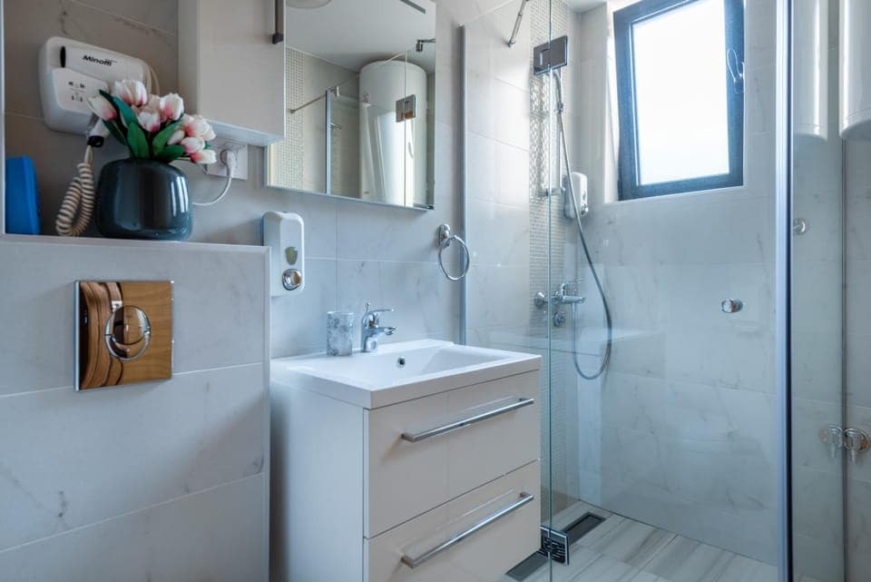 Shower, Bathroom, Bath