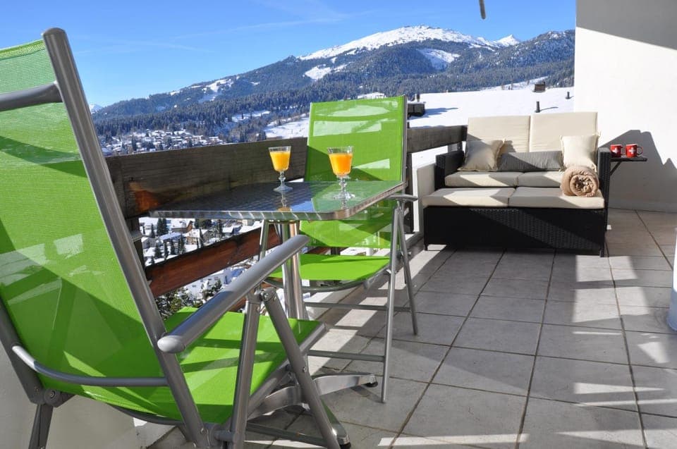 Balcony/Terrace, Mountain view
