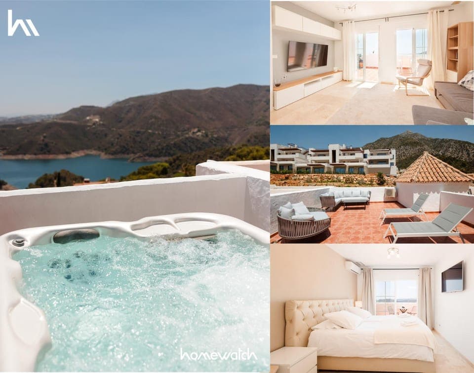 Nearby landmark, Bed, Day, Natural landscape, TV and multimedia, Living room, Photo of the whole room, Seating area, Bedroom, Lake view, Mountain view