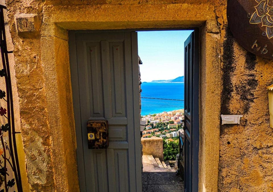 Facade/entrance, Internal: Not applicable to any particular room