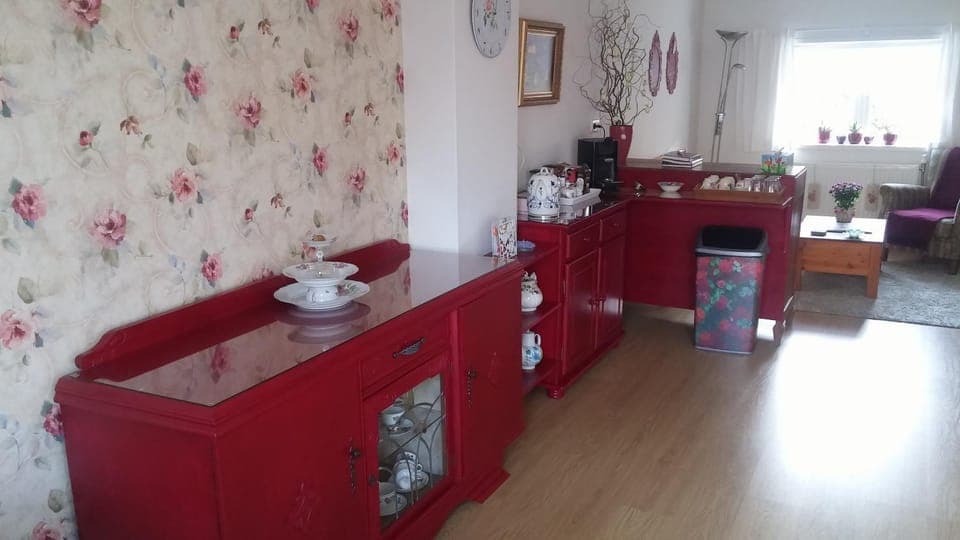 Communal lounge/ TV room