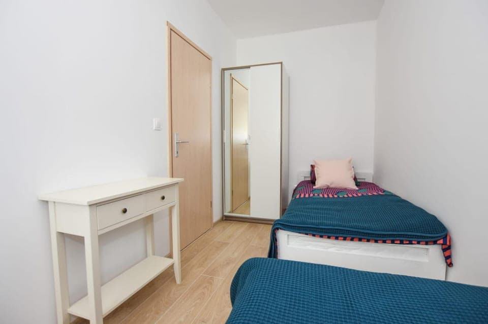 Bed, Bedroom, wardrobe