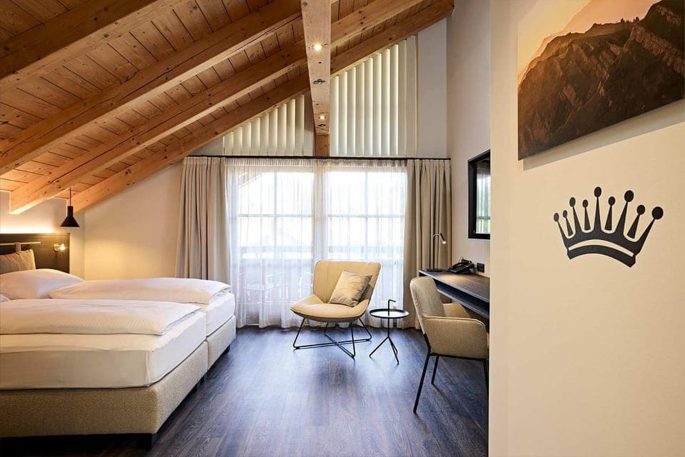 Bed, Balcony/Terrace, Photo of the whole room, Logo/Certificate/Sign, Bedroom