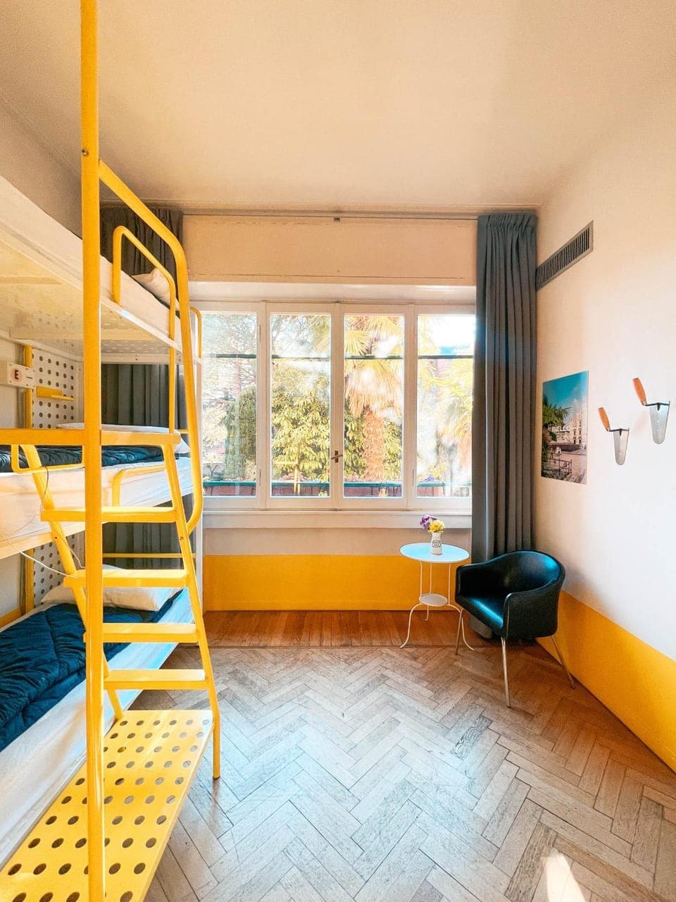 Bed, Seating area, Bedroom, bunk bed