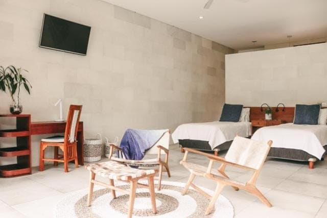 Photo of the whole room, Bedroom