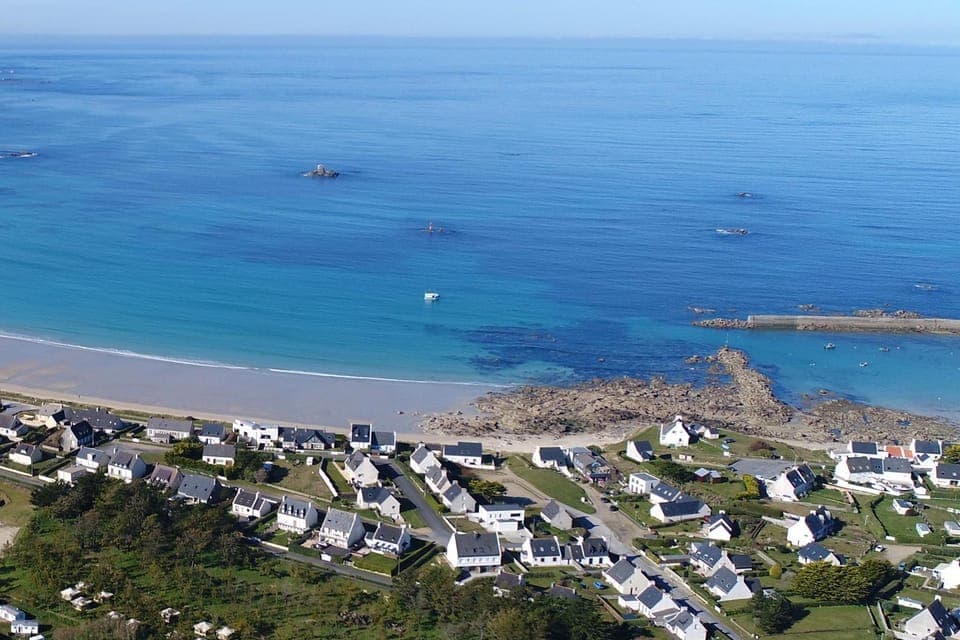 Spring, Off site, Day, Fishing, Snorkeling, Beach, Windsurfing, Canoeing, Hiking, Cycling, Location