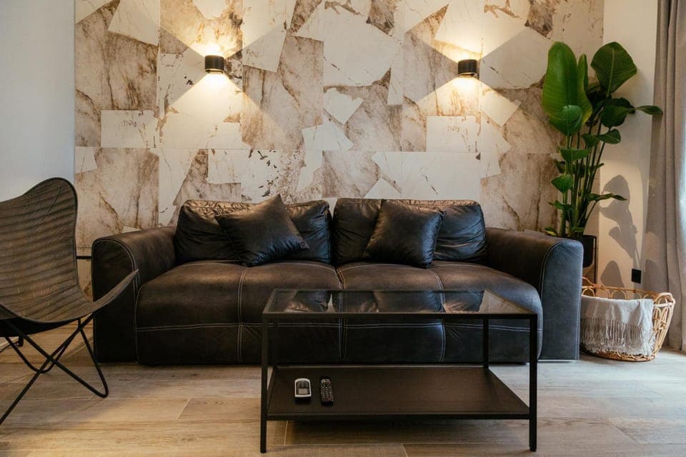 Hot Tub, View (from property/room), Living room, Garden view