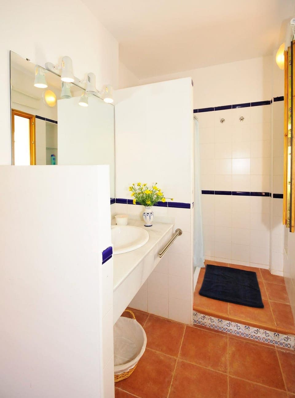 Shower, Toilet