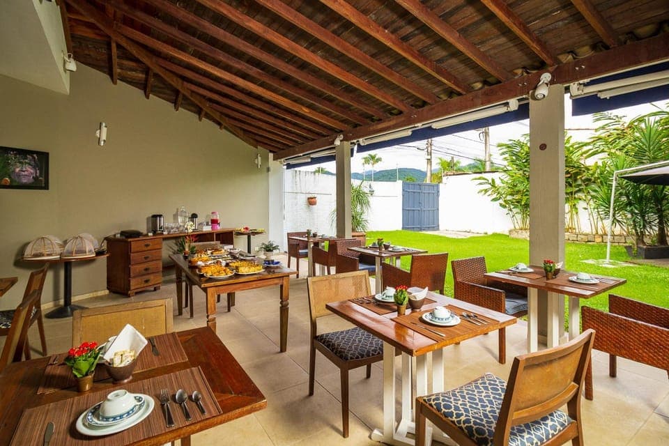 Property building, Breakfast